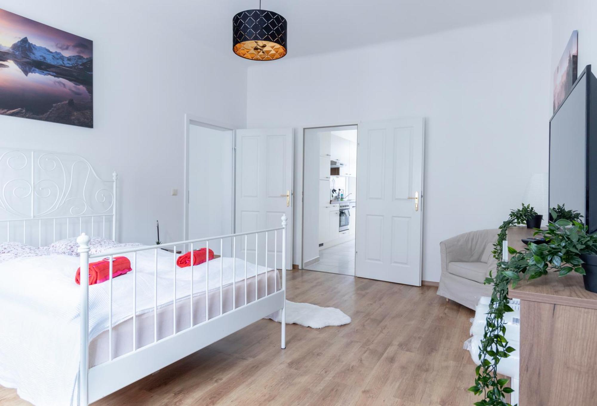 Comfortable, Specious Apartment With Inner Garden- Marzstrasse Apartments Вена Экстерьер фото